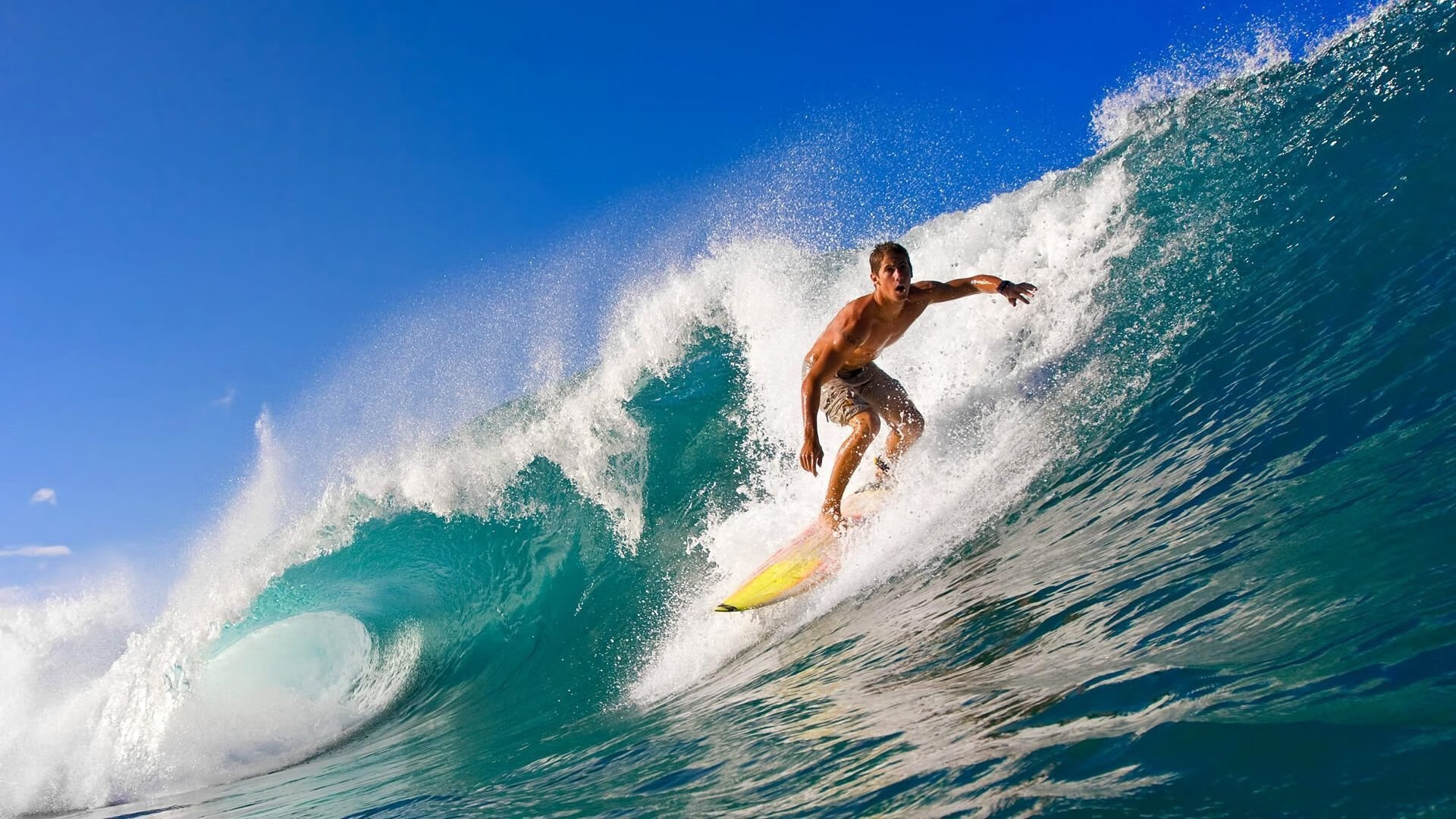 “超级杯激战正酣，广州队逆转夺冠”，超级杯比赛时间